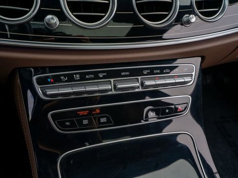 Used 2021 Mercedes-Benz E 350 Sedan image 41