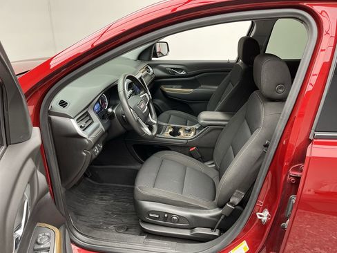 Certified 2023 GMC Acadia SLE w/ Driver Convenience Package image 3