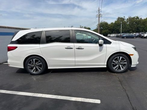 Certified 2024 Honda Odyssey Touring image 6