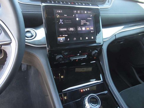 Used 2023 Jeep Grand Cherokee L Laredo RWD image 18