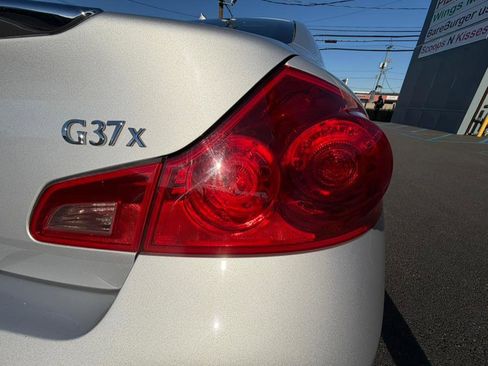 Used 2013 INFINITI G37 x Sedan w/ Premium Pkg image 4