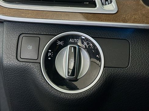 Used 2016 Mercedes-Benz E 350 Sedan image 16