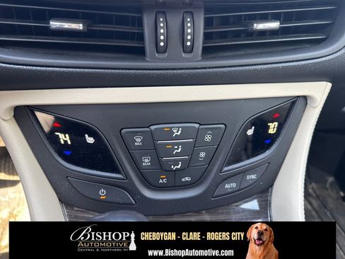 Used 2019 Buick Envision Essence AWD/4WD image 22