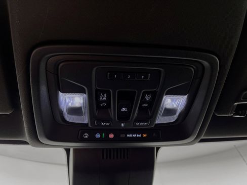 Used 2022 GMC Sierra 1500 AT4 w/ AT4 Premium Package image 21