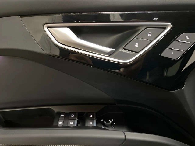 Used 2023 Audi Q4 e-tron Premium Plus RWD image 29