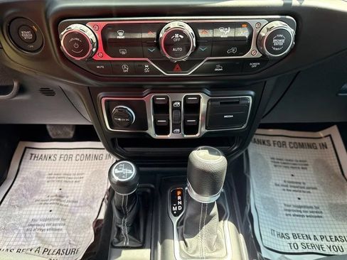 Used 2021 Jeep Wrangler Unlimited Sahara image 22