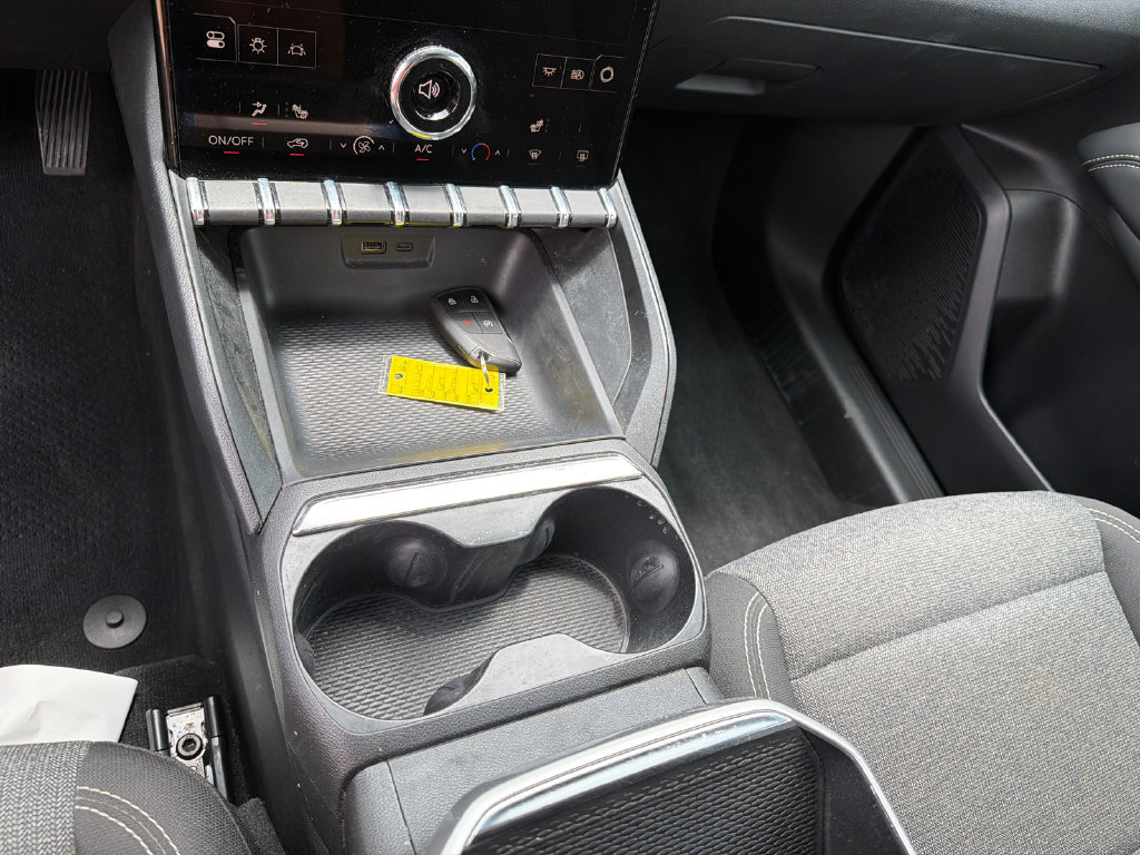 Used 2026 GMC Terrain Elevation w/ Black Edition FWD image 33