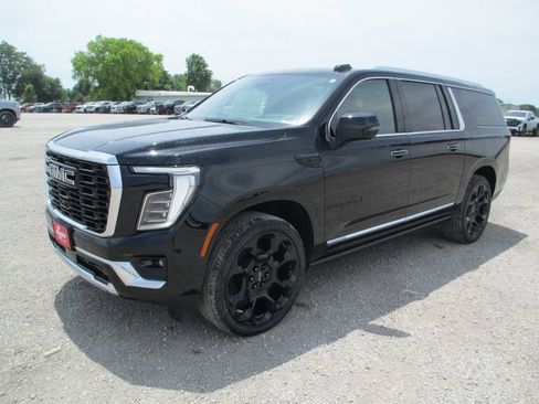 New 2026 GMC Yukon XL Denali w/ Denali Reserve Package AWD/4WD image 9