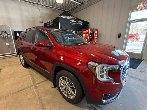 Certified 2022 GMC Terrain SLE w/ Driver Convenience Package image 7