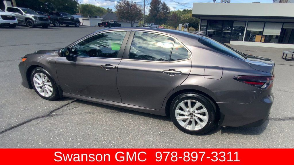 Used 2022 Toyota Camry LE FWD image 7