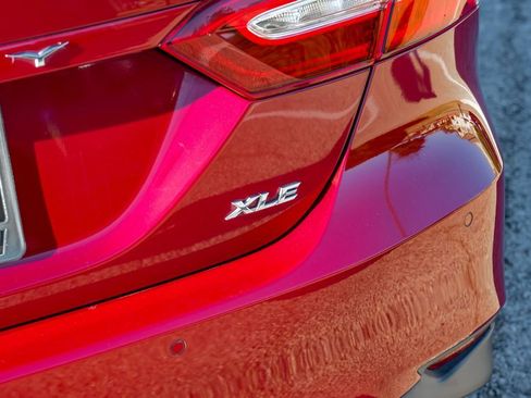 Used 2018 Toyota Camry XLE image 54