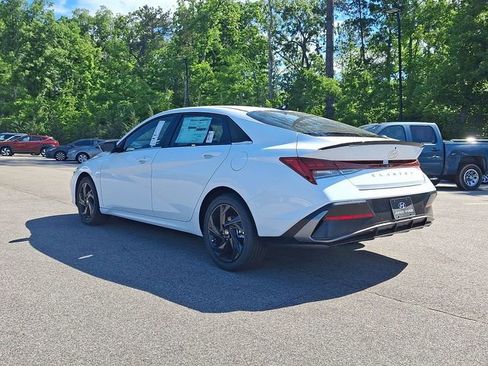 New 2026 Hyundai Elantra SEL Sport Premium FWD image 12