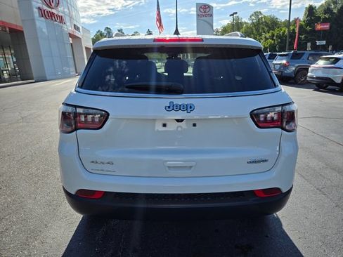Used 2024 Jeep Compass Latitude AWD/4WD image 7
