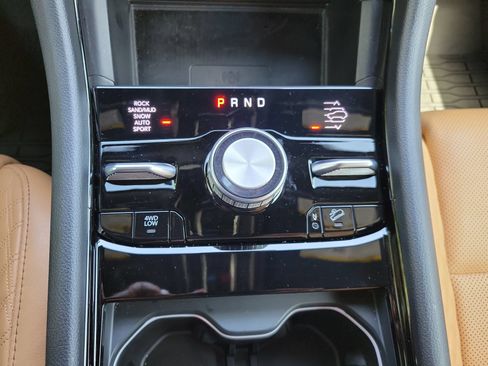 Used 2023 Jeep Grand Cherokee L Summit w/ Luxury Tech Group V AWD/4WD image 46