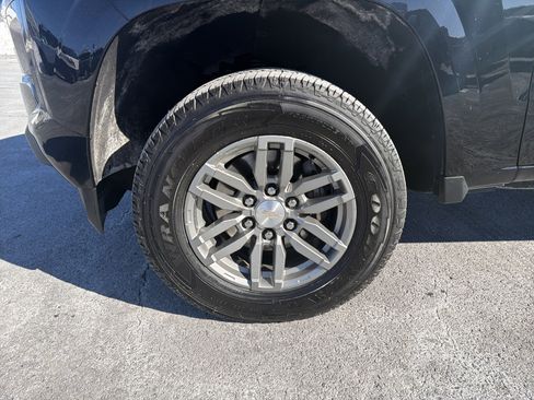 Used 2023 Chevrolet Colorado LT w/ LT Convenience Package II image 11