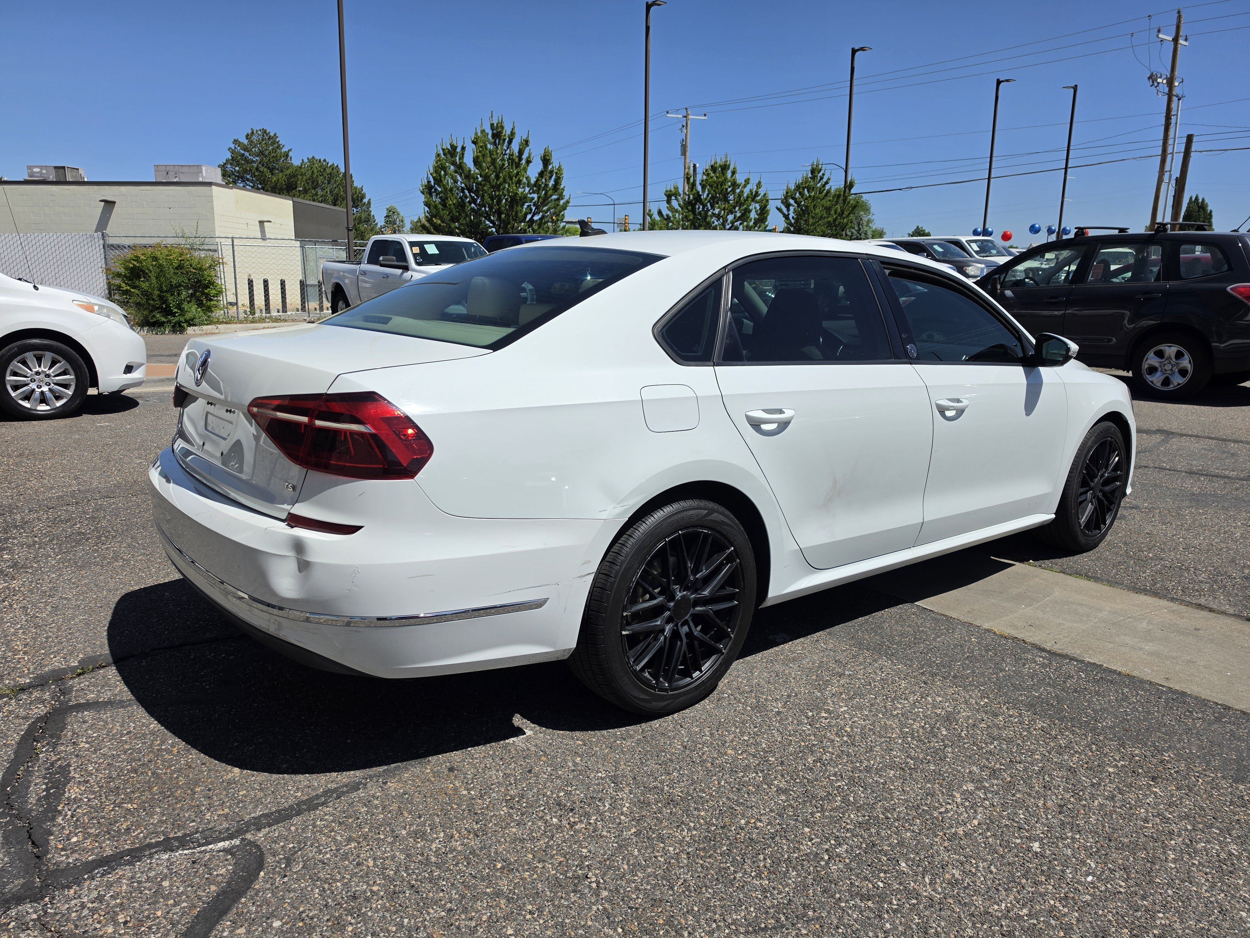 Used 2019 Volkswagen Passat 2.0T Wolfsburg w/ Wheels & Sunroof Package FWD image 5