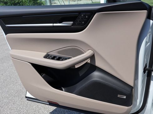 New 2025 Porsche Macan Electric image 37