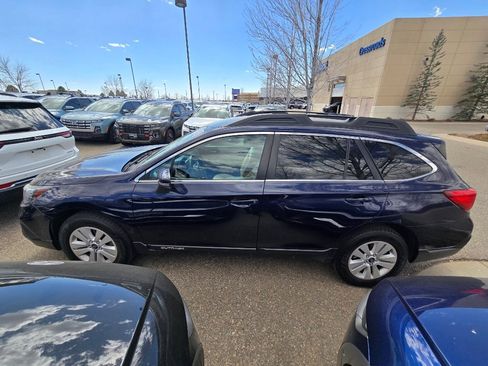 Used 2018 Subaru Outback 2.5i Premium image 4