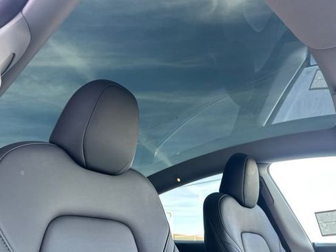 Used 2025 Tesla Model Y Long Range image 22