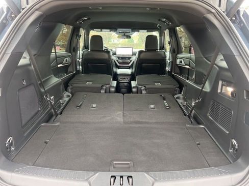 Used 2025 Ford Explorer ST-Line image 31