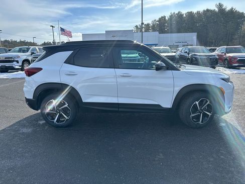 Used 2022 Chevrolet TrailBlazer RS w/ Technology Package image 6