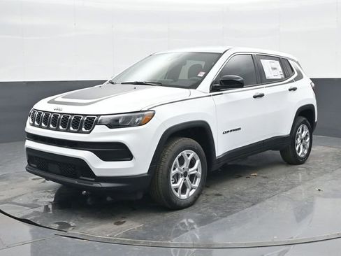 Used 2025 Jeep Compass Sport w/ Mopar Graphics Package image 1