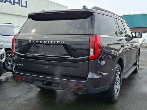 Used 2025 Ford Expedition Active image 6