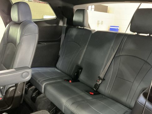 Used 2022 Buick Enclave Essence w/ Experience Buick Package FWD image 14