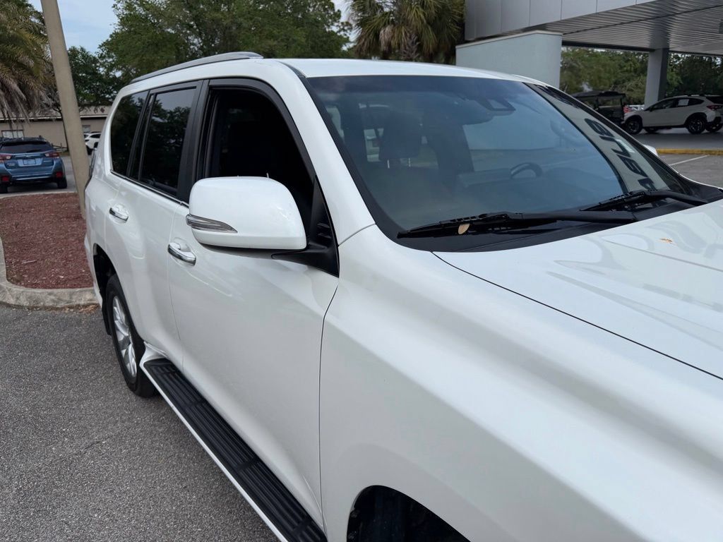 Used 2022 Lexus GX 460 Premium w/ Premium Package AWD/4WD image 13