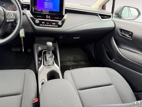 Used 2025 Toyota Corolla LE image 13