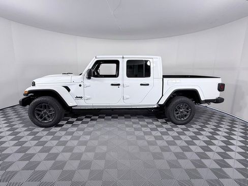 New 2026 Jeep Gladiator Sport image 7