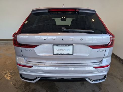 New 2026 Volvo XC60 B5 Ultra w/ Climate Package image 4