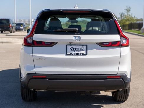 Used 2025 Honda CR-V LX image 6