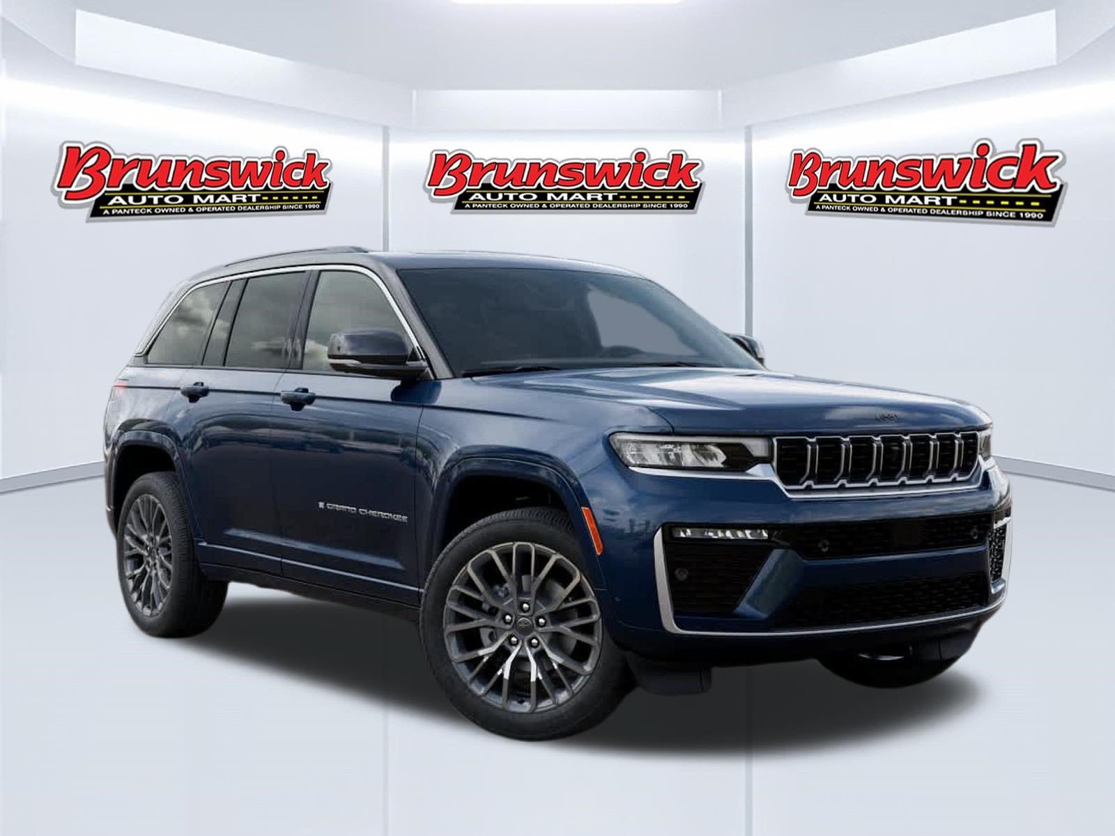 New 2027 Jeep Grand Cherokee Summit AWD/4WD image 5