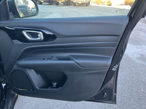 New 2026 Jeep Compass Limited image 10