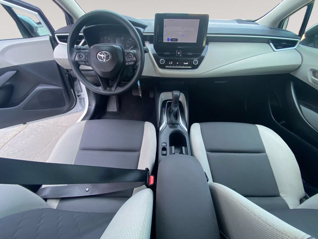 Used 2025 Toyota Corolla LE FWD image 10