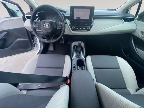 Used 2025 Toyota Corolla LE FWD image 10