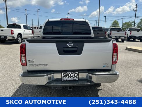 Used 2019 Nissan Frontier SV image 4