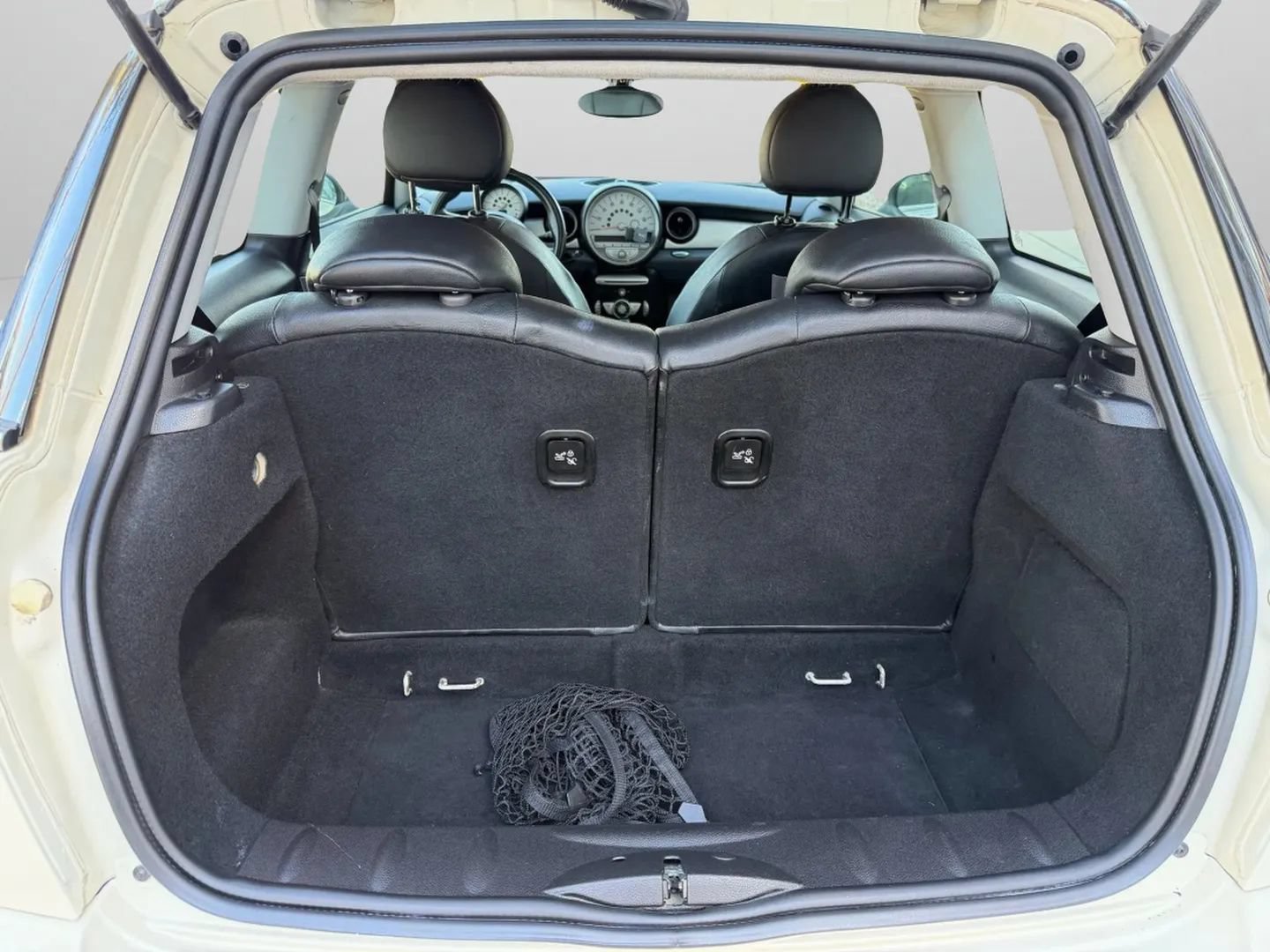 Used 2010 MINI Cooper Hardtop FWD image 15