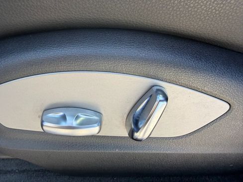 Used 2018 Porsche Macan Sport Edition image 12