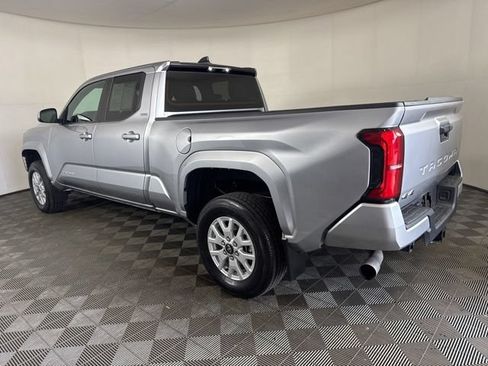 Used 2024 Toyota Tacoma SR5 AWD/4WD image 6