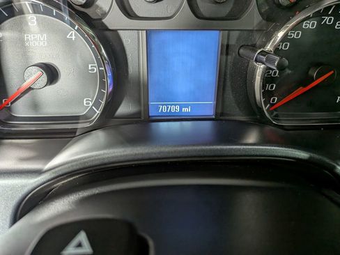 Used 2018 Chevrolet Silverado 1500 Custom w/ Custom Value Package image 21