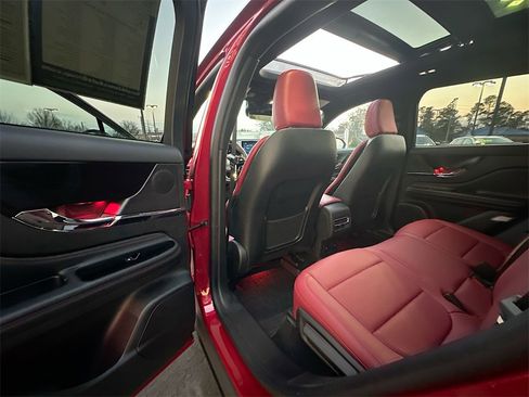 Used 2025 Lincoln Corsair Reserve image 17