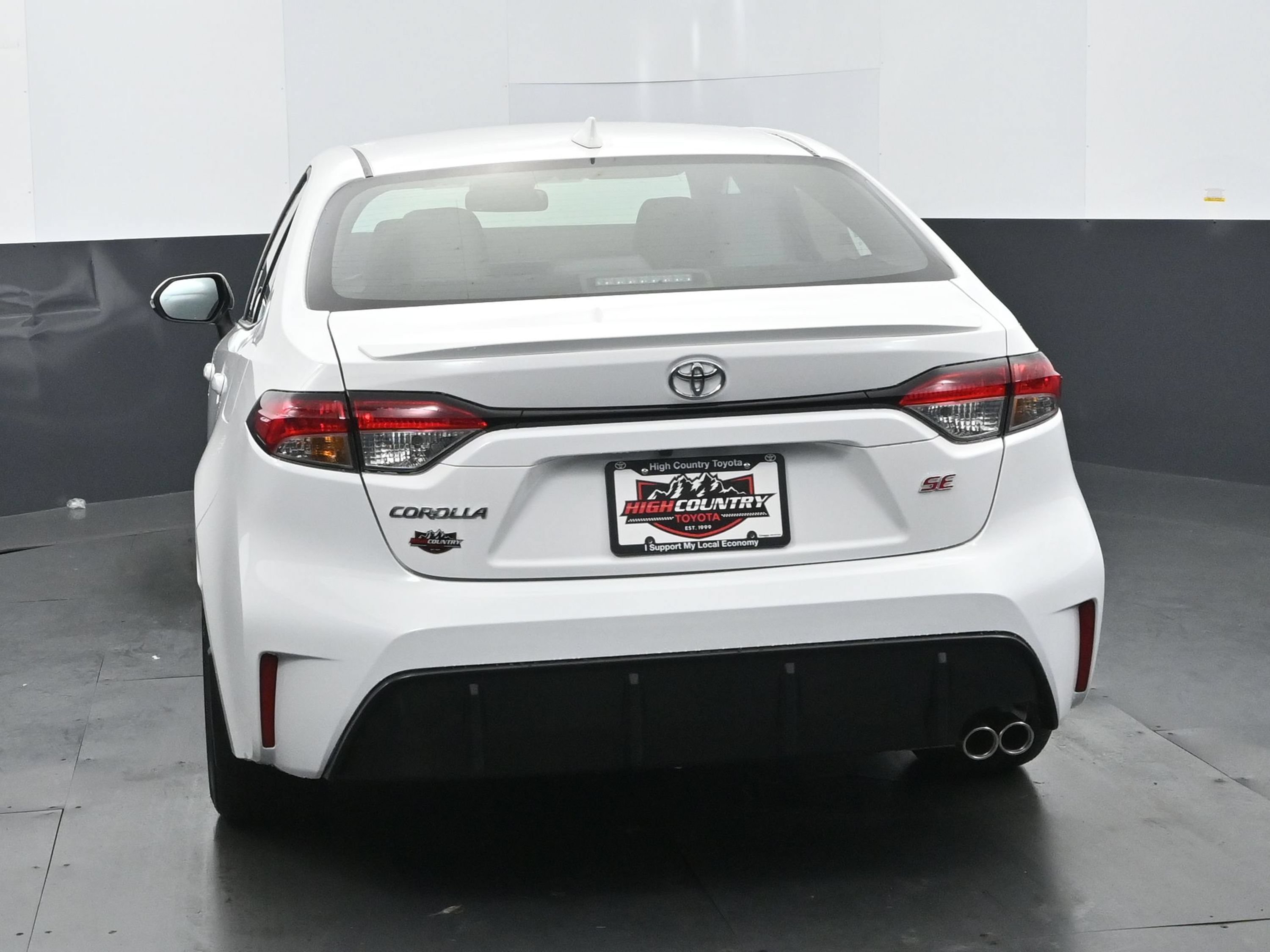 Used 2026 Toyota Corolla SE FWD image 5