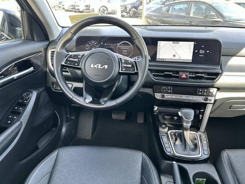 Certified 2025 Kia Seltos EX w/ EX Sunroof Package AWD/4WD image 12