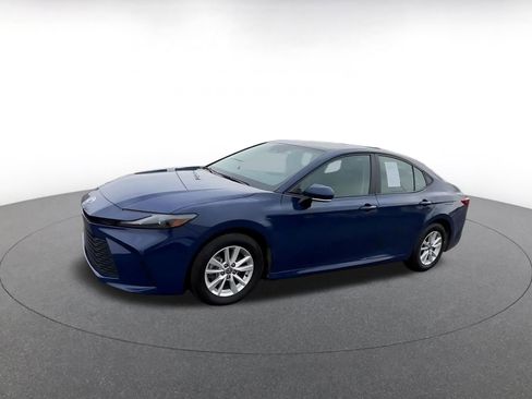 Used 2025 Toyota Camry LE image 8