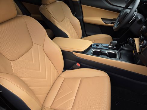 New 2026 Lexus NX 350h 350h Luxury image 10