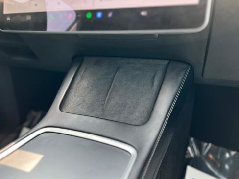 Used 2022 Tesla Model Y Long Range image 20