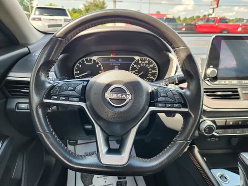 Used 2024 Nissan Altima 2.5 SR FWD image 20
