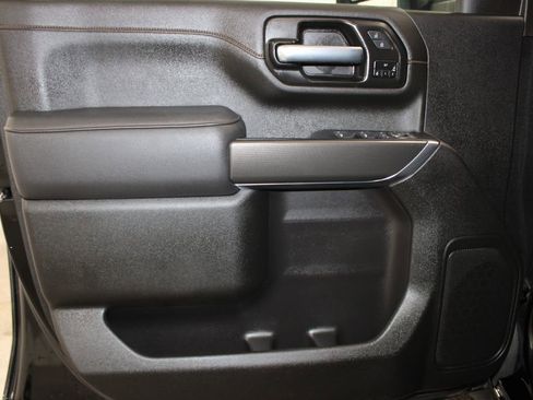 Used 2022 GMC Sierra 2500 AT4 image 28